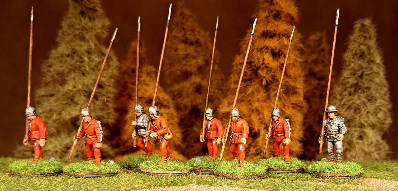Die Pikeniere für den Kanton St. Gallen in Rüstung und in Roter Uniform.