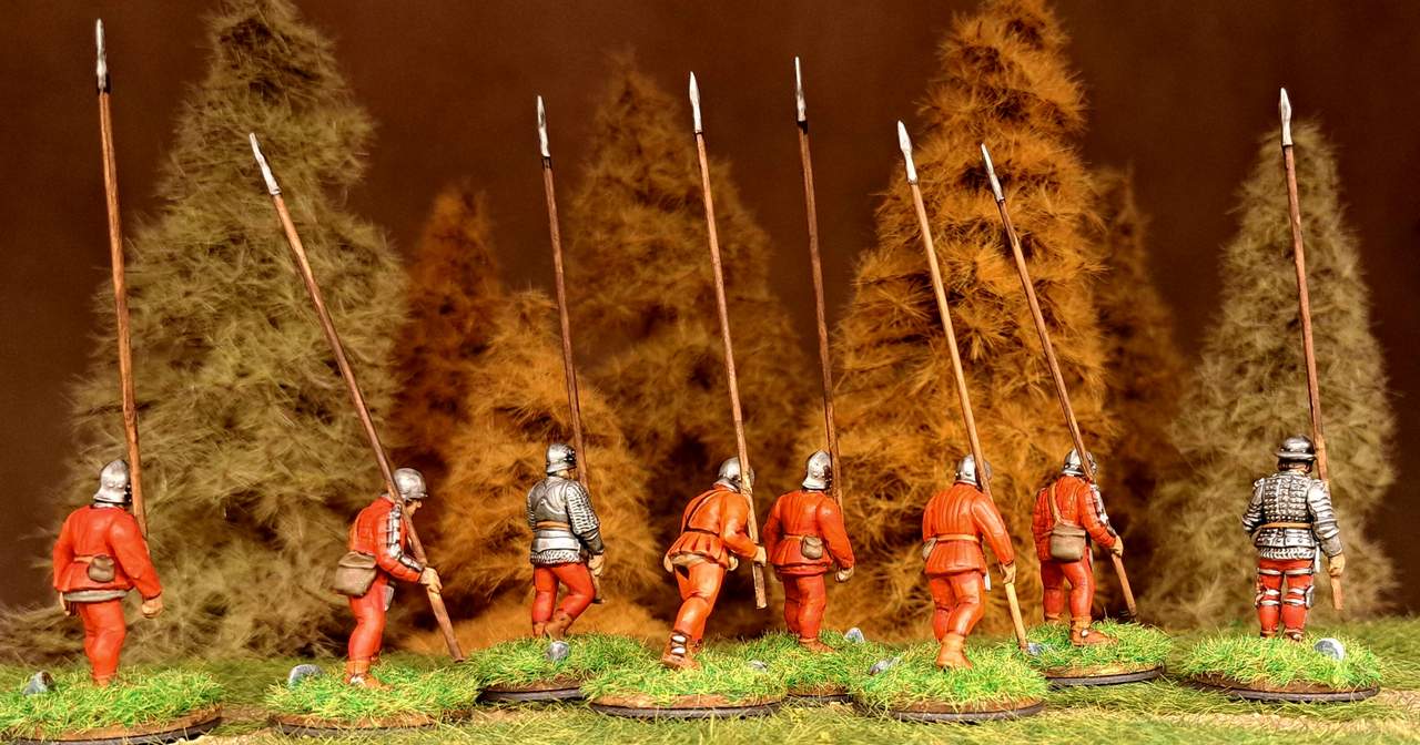 Die Pikeniere für den Kanton St. Gallen in Rüstung und in Roter Uniform.