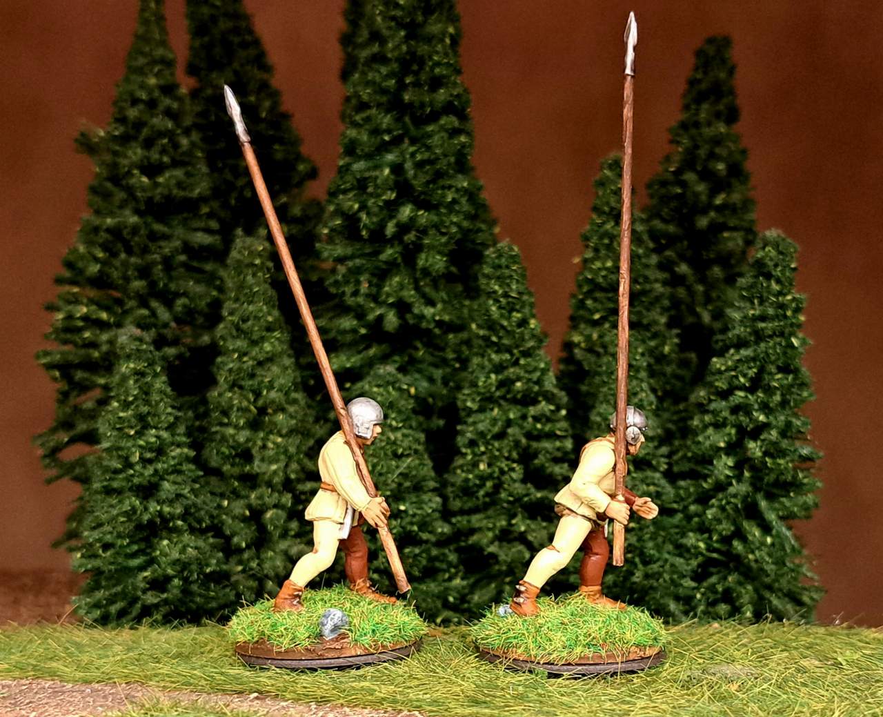 Die Pikeniere für die Unikornische Garde in Rüstung und in Gelb-Roter Uniform.